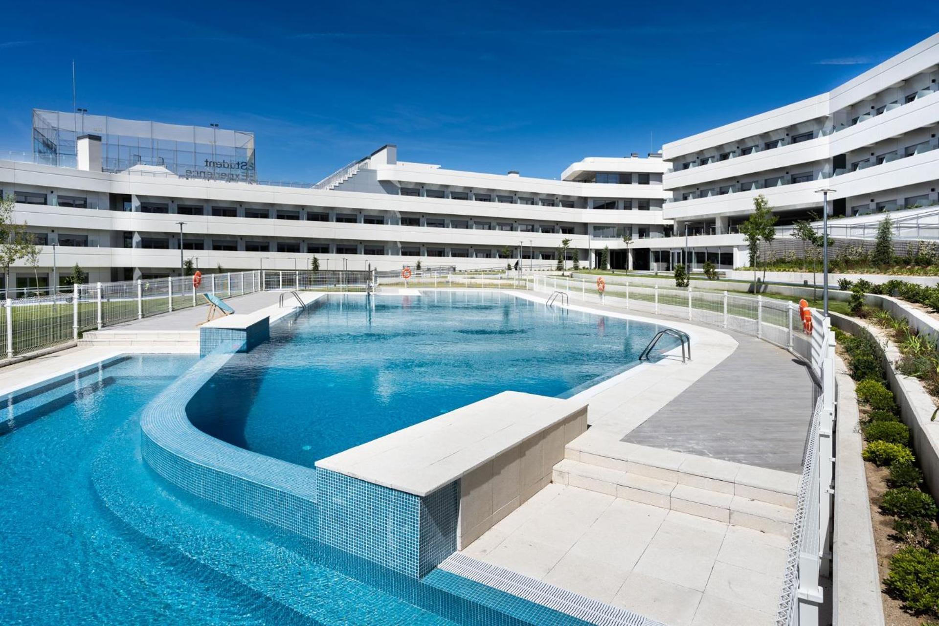 Student Experience Madrid Pozuelo - Luxury Hostel Pozuelo de Alarcon Exterior photo