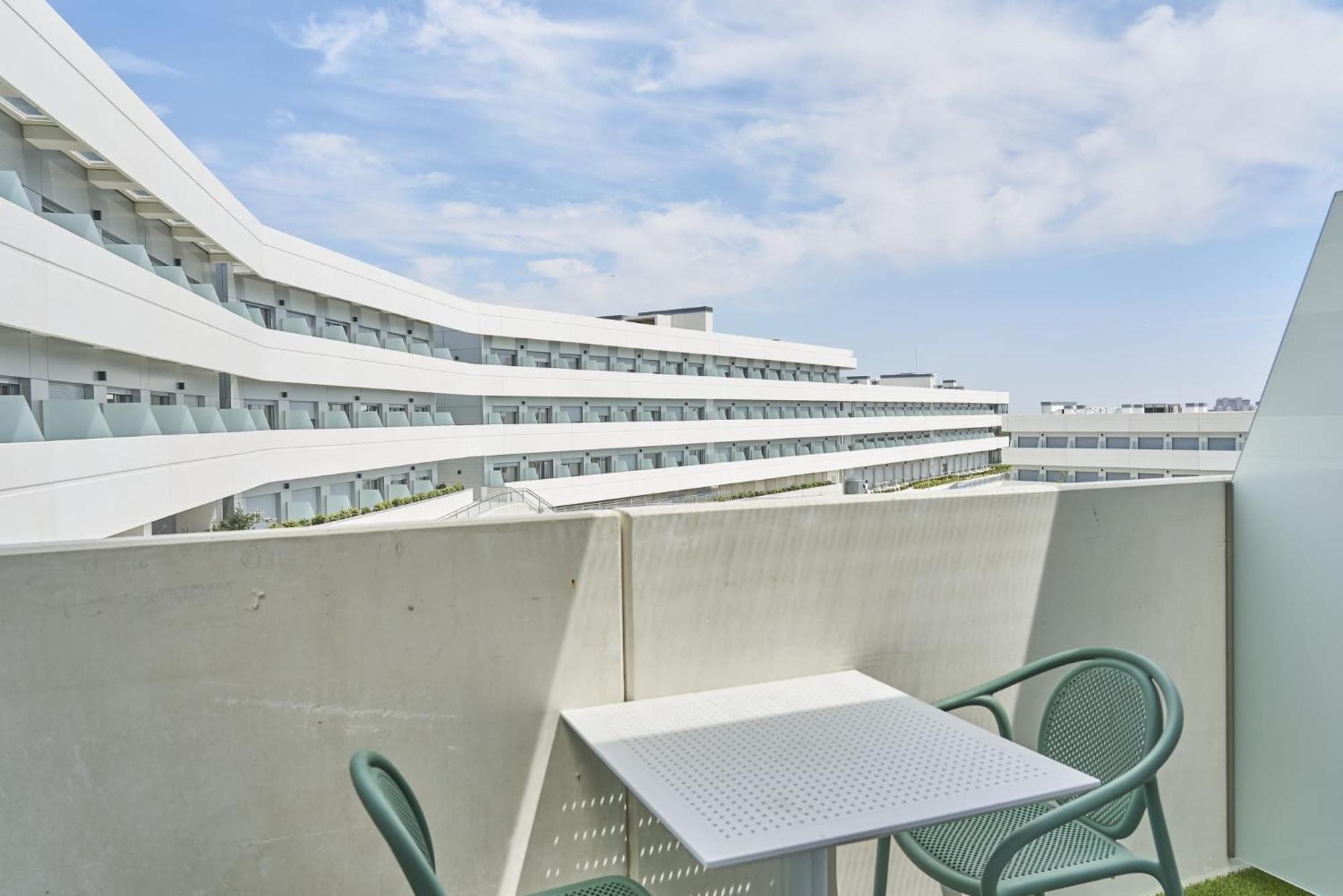 Student Experience Madrid Pozuelo - Luxury Hostel Pozuelo de Alarcon Exterior photo