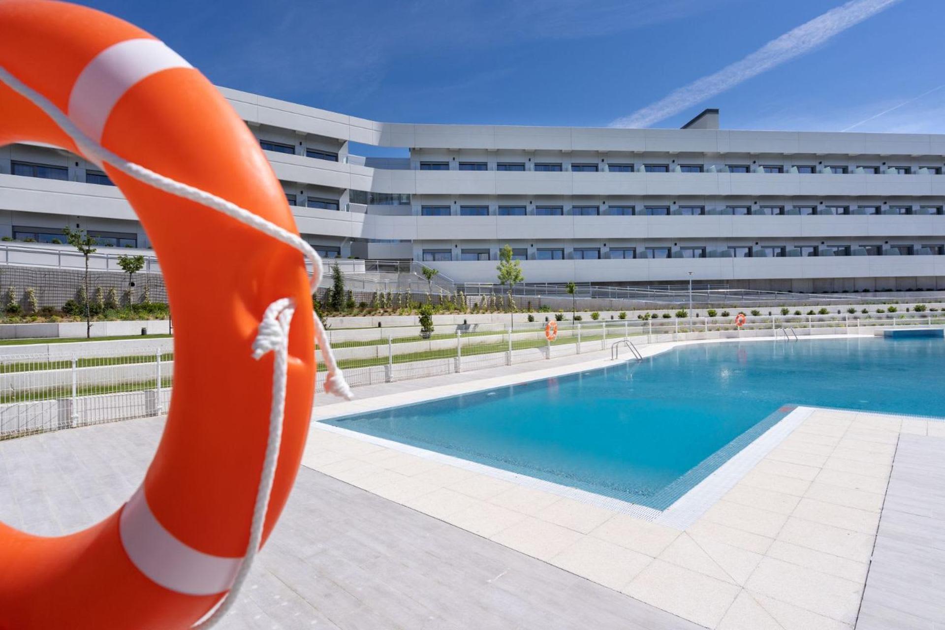 Student Experience Madrid Pozuelo - Luxury Hostel Pozuelo de Alarcon Exterior photo