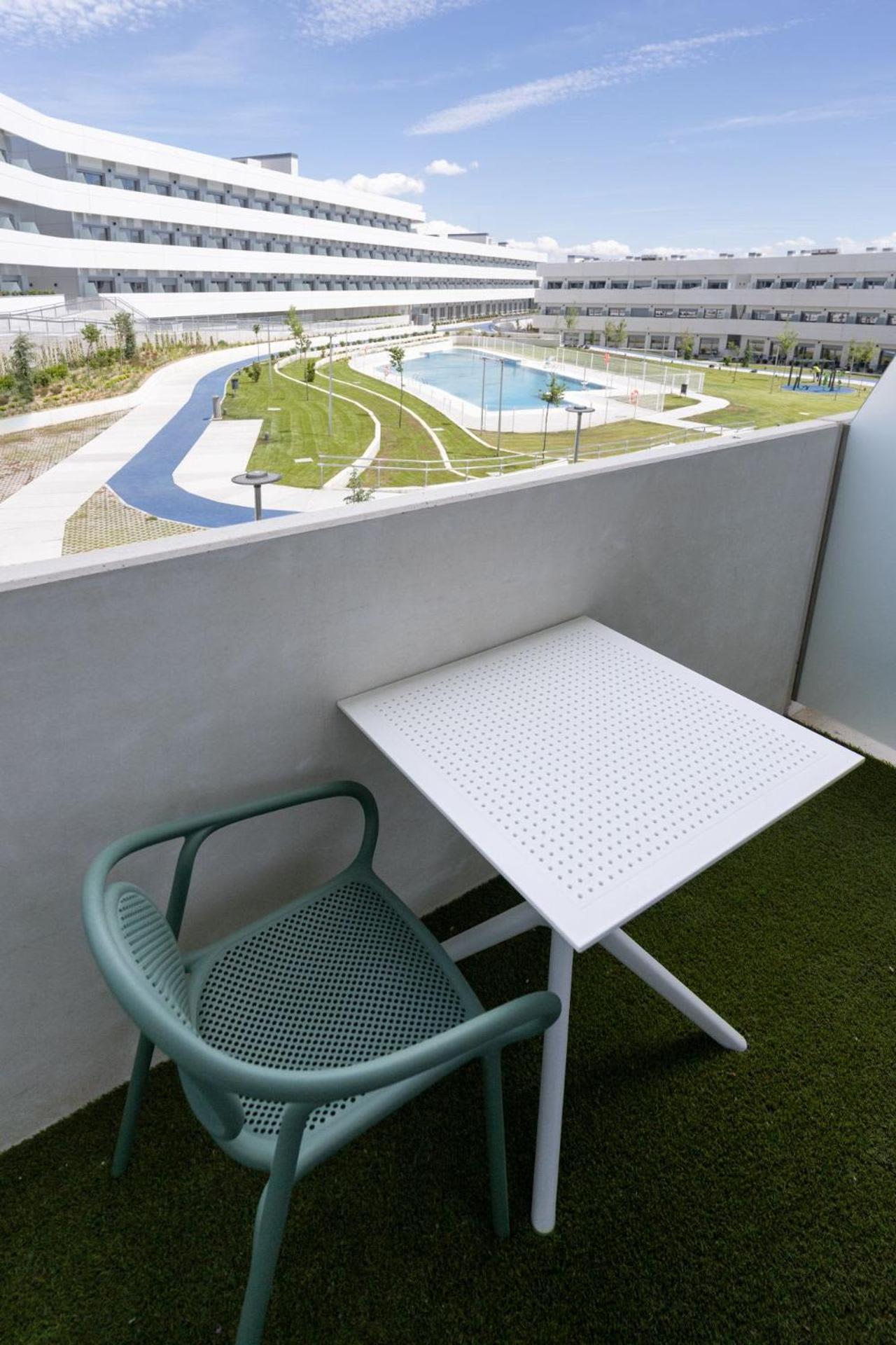 Student Experience Madrid Pozuelo - Luxury Hostel Pozuelo de Alarcon Exterior photo
